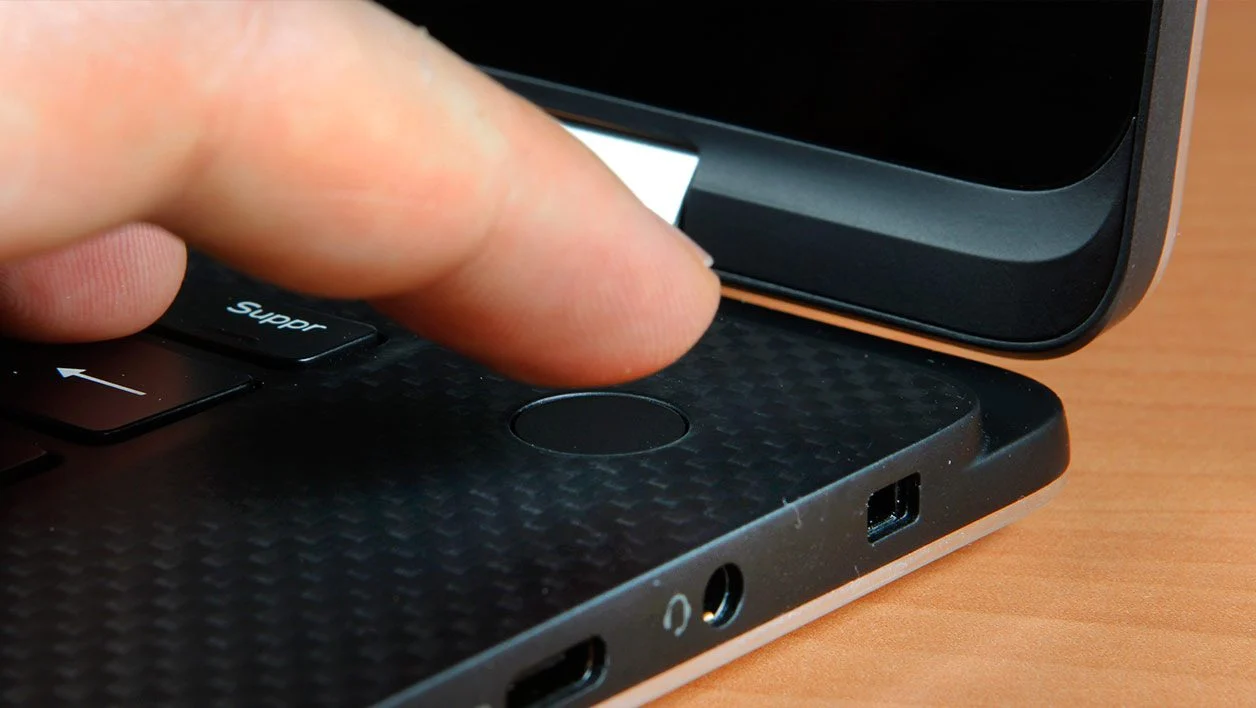 Đánh giá Dell XPS 15 2in1 CN95701 - Linh hoạt, mạnh mẽ, đẳng cấp trải nghiệm tương lai 17 Dell XPS 15 2in1 CN95701 4