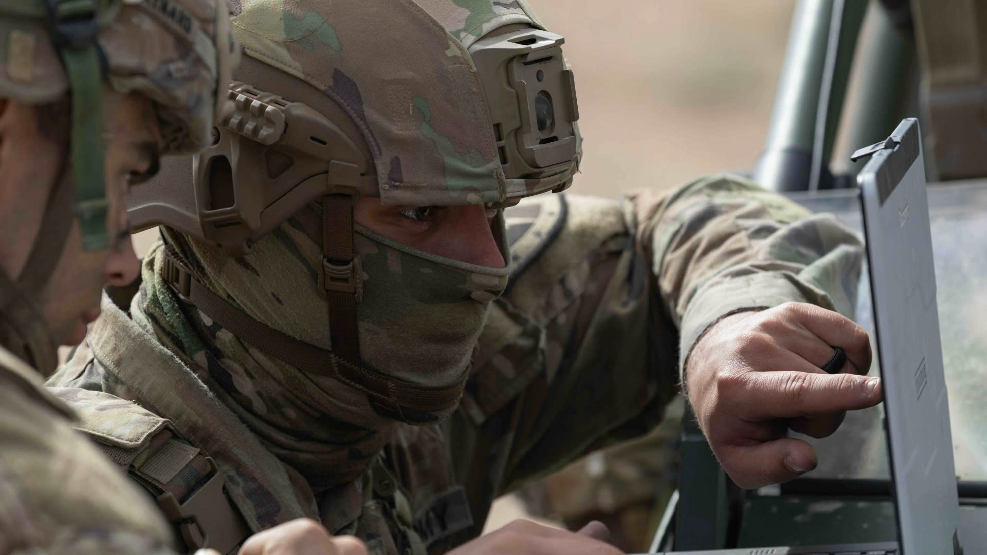 Độ bền chuẩn quân đội Mỹ MIL-STD-810H là gì? 11 Do ben chuan quan doi My MIL STD 810H la gi 8