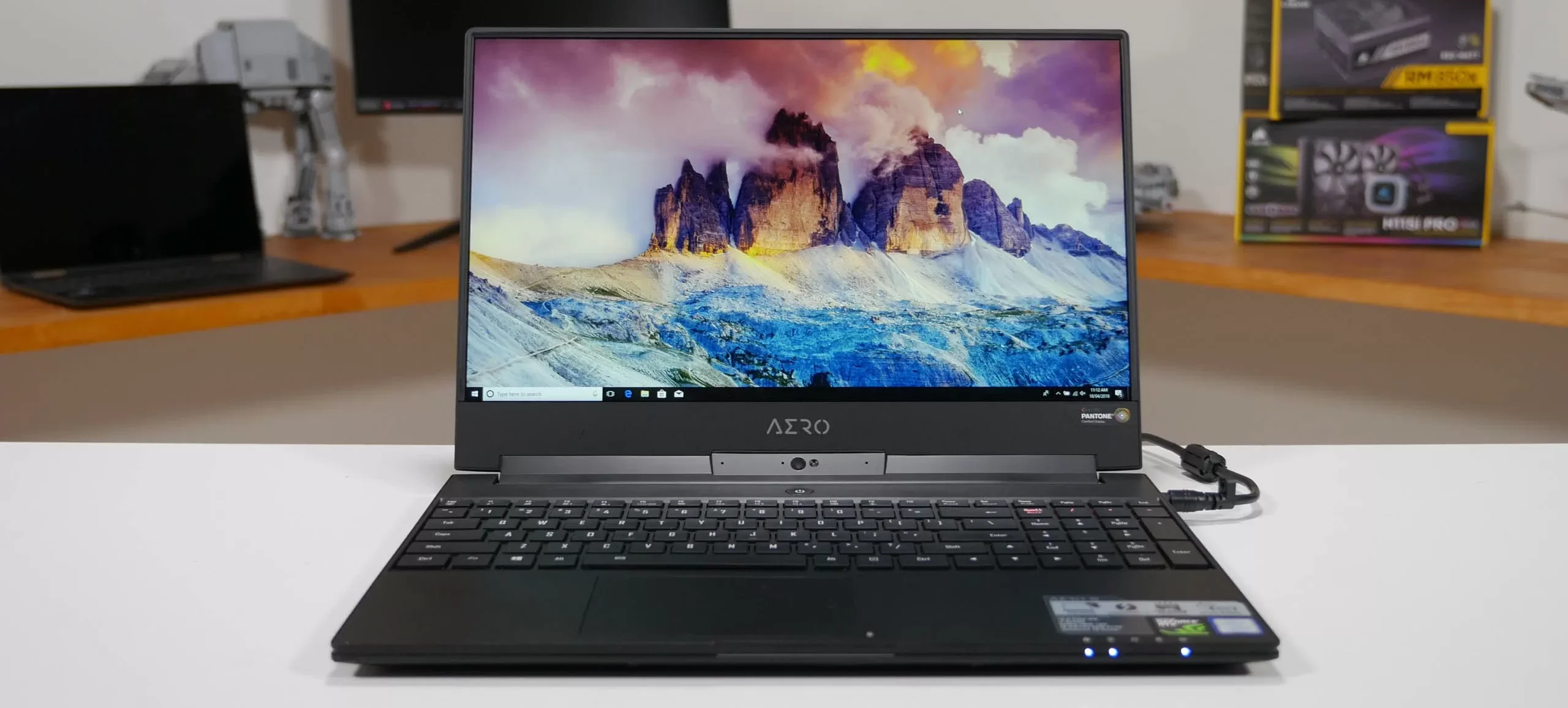 Đánh giá Gigabyte Aero 15X V8 - Laptop gaming đỉnh cao với thiết kế viền mỏng 29 F 4 e1743266152216