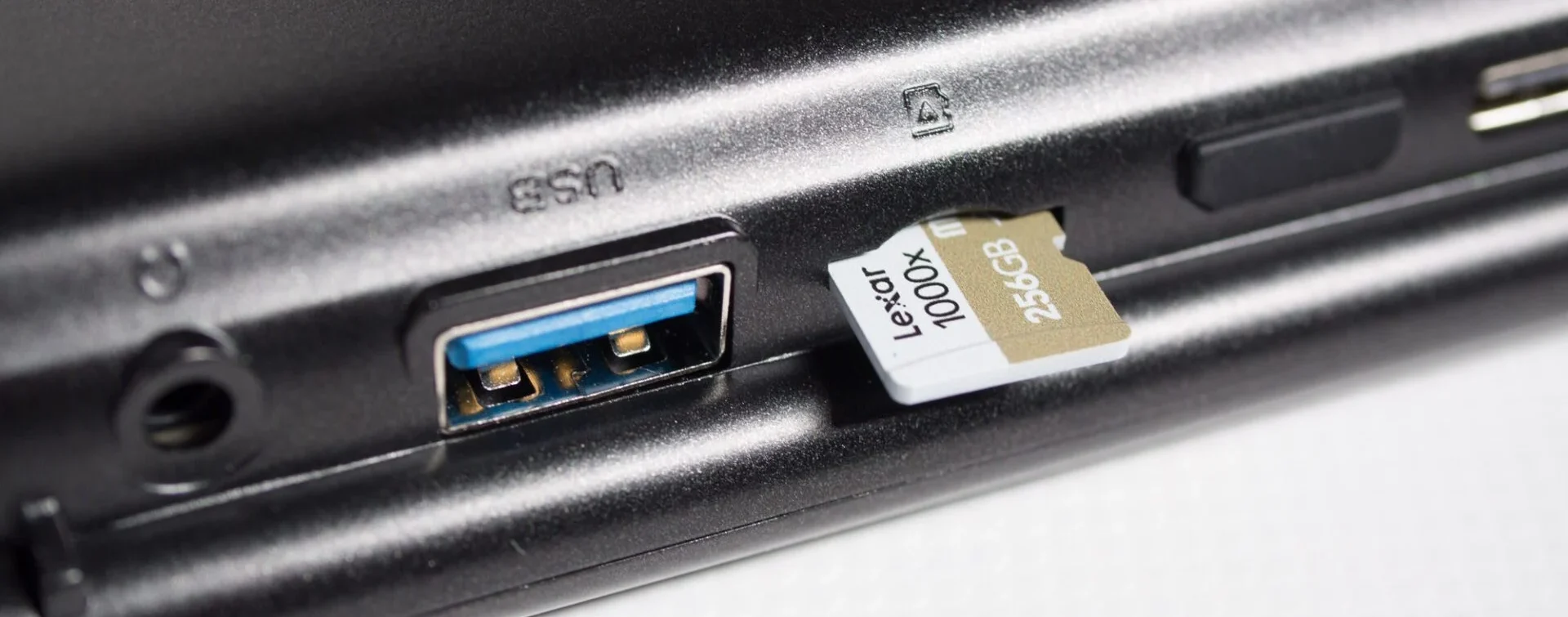 Đánh giá GPD Win 1 - đột phá công nghệ với thiết kế siêu nhỏ gọn 29 GPD Win 1 1 e1742749212141