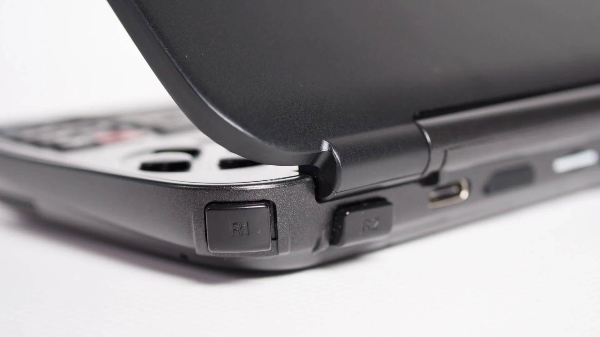 Đánh giá GPD Win 1 - đột phá công nghệ với thiết kế siêu nhỏ gọn 18 GPD Win 1 11