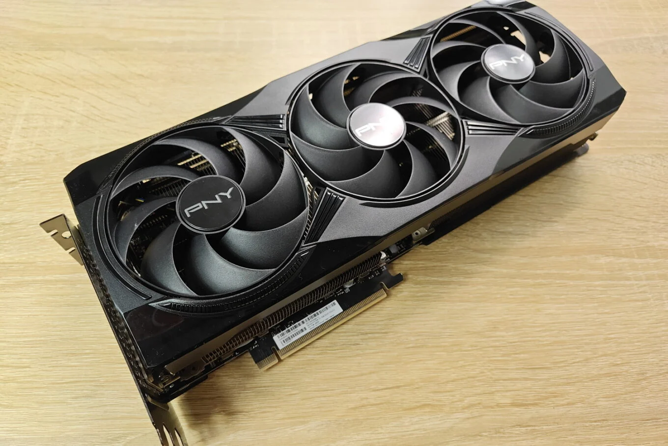 GeForce RTX 5080 5