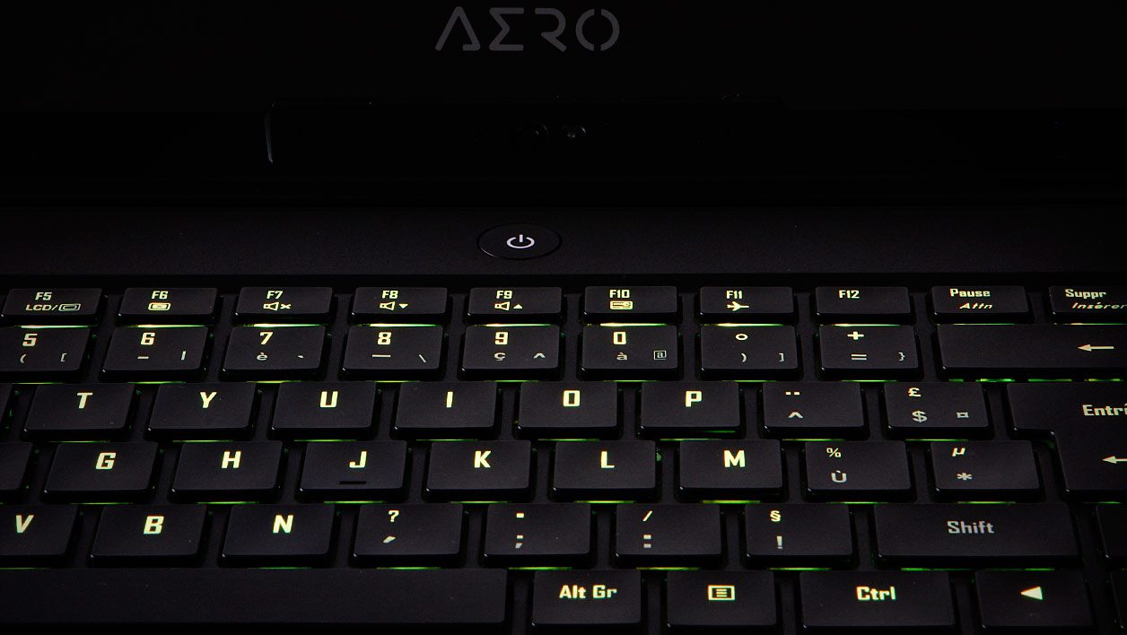 Đánh giá Gigabyte Aero 15X V8 - Laptop gaming đỉnh cao với thiết kế viền mỏng 18 Gigabyte Aero 15X v8 5