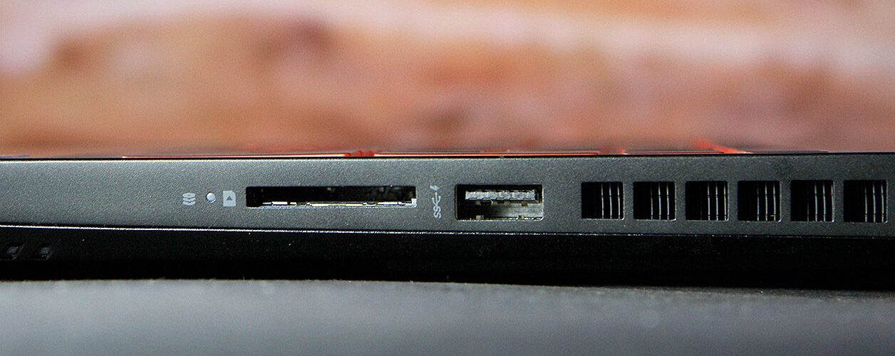 Đánh giá HP Omen 15 (2019) - Laptop gaming đẹp mắt, hiệu suất khủng 20 HP Omen 15 2019 13 e1742711280576