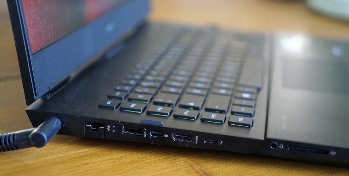 HP Omen 17-ck0039nf: Cấu hình mạnh, màn hình đẹp, trải nghiệm tuyệt vời 28 HP Omen 17 ck0039nf 9 e1741000310986