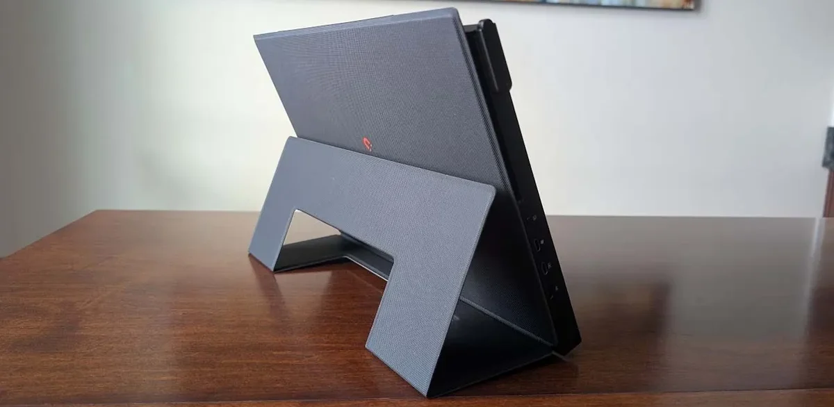 JSAUX FlipGo Pro 16 - Mạnh mẽ, linh hoạt và tối ưu cho công việc lẫn giải trí 36 JSAUXs FlipGo Pro 16 15 e1741595804643