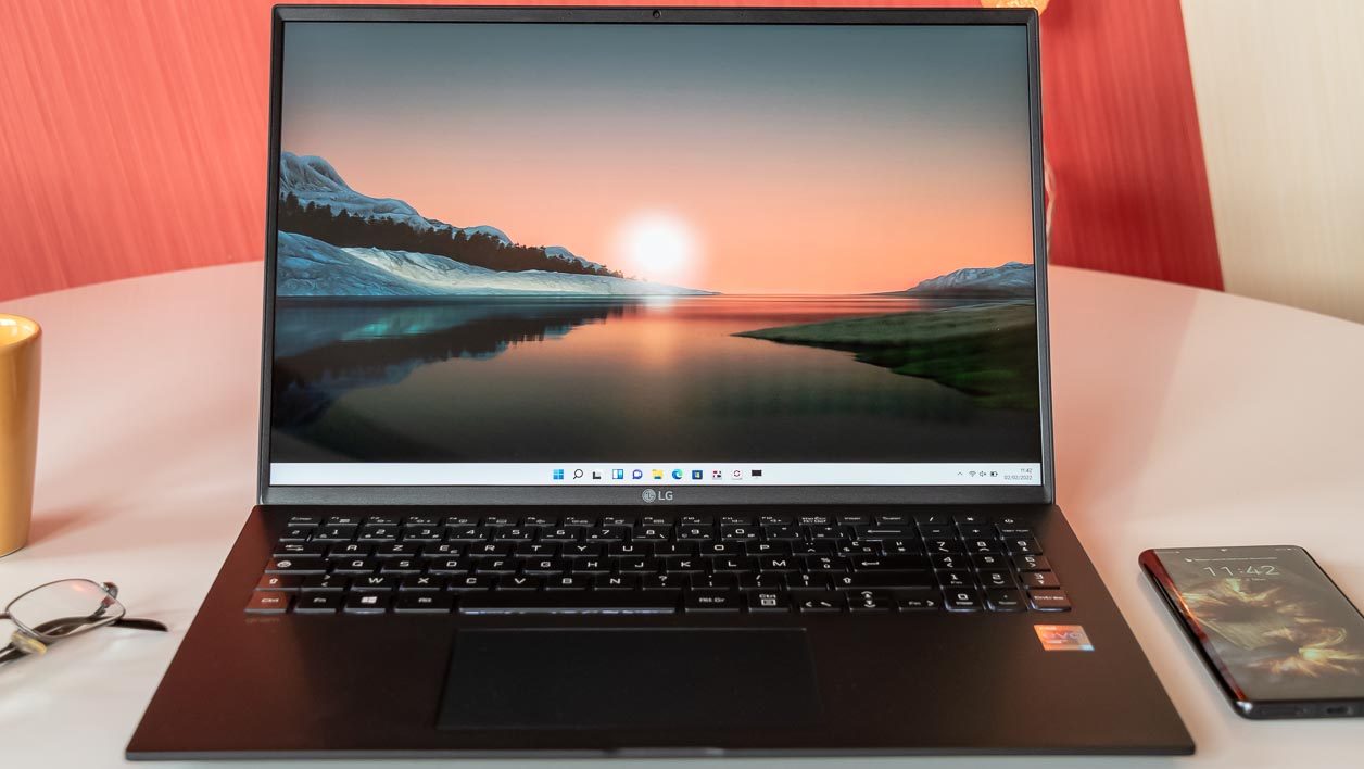 Khám phá LG Gram 16Z90P-G.AA75F: Laptop nhẹ nhàng, màn hình lớn, pin trâu, hiệu năng mạnh mẽ 19 LG Gram 16Z90P 5