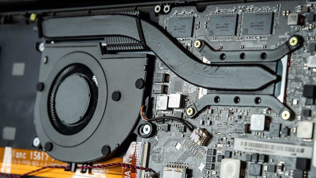 Khám phá LG Gram 16Z90P-G.AA75F: Laptop nhẹ nhàng, màn hình lớn, pin trâu, hiệu năng mạnh mẽ 17 LG Gram 16Z90P 7