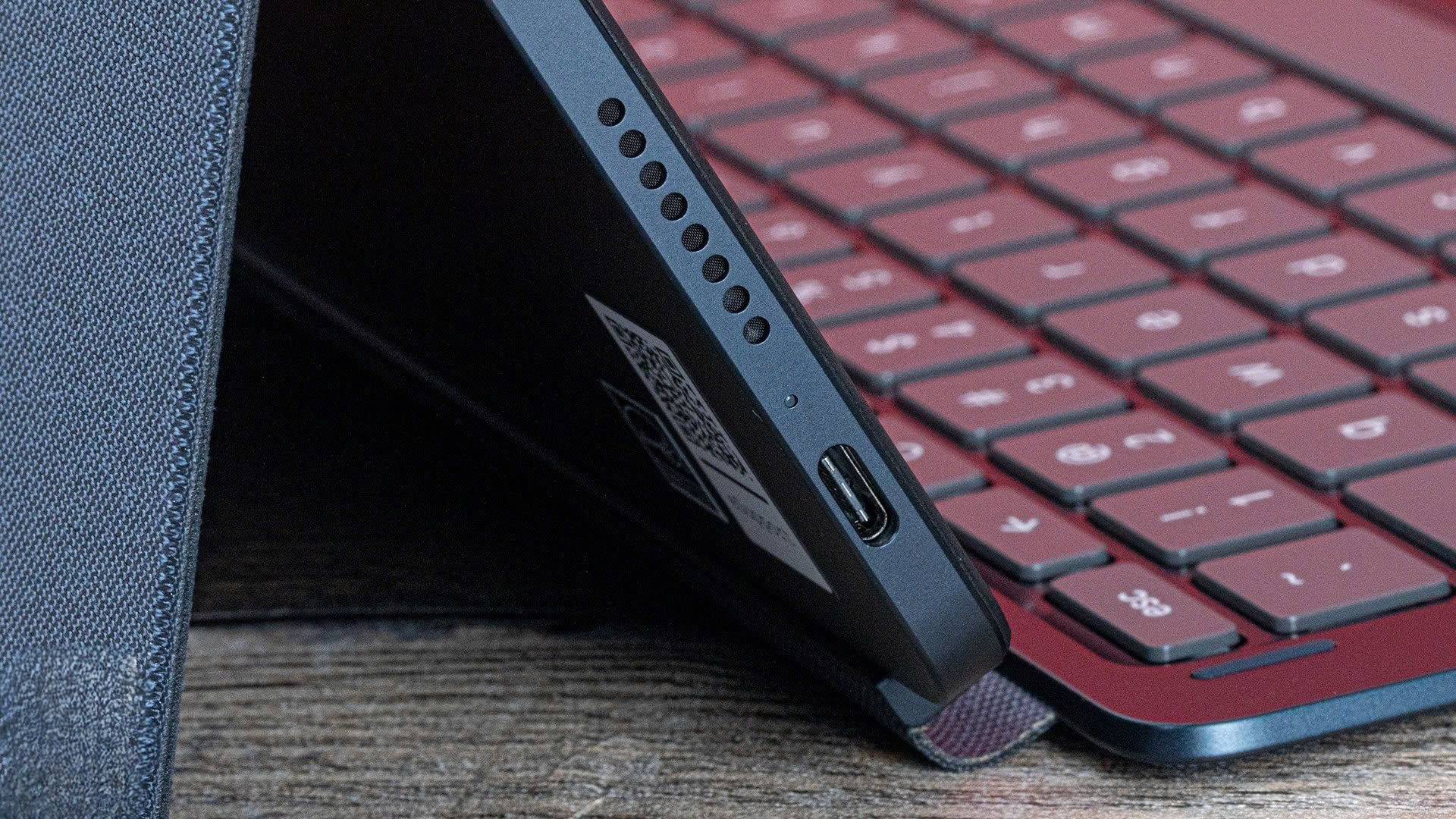 Lenovo Ideapad Duet 5: Chromebook tách rời với màn hình OLED tuyệt đẹp và pin siêu bền 14 Lenovo Ideapad Duet 5 Chromebook tach roi voi man hinh OLED tuyet dep va pin sieu ben 3