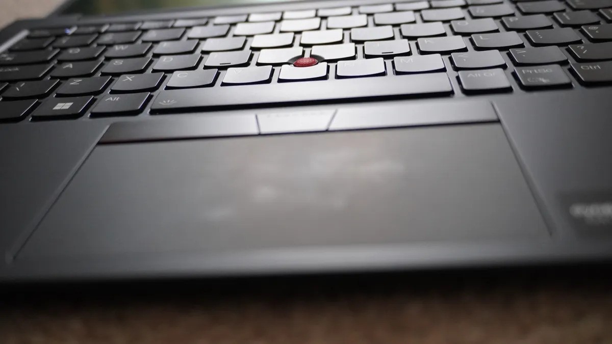 Lenovo ThinkPad X1 Carbon Gen 10 08