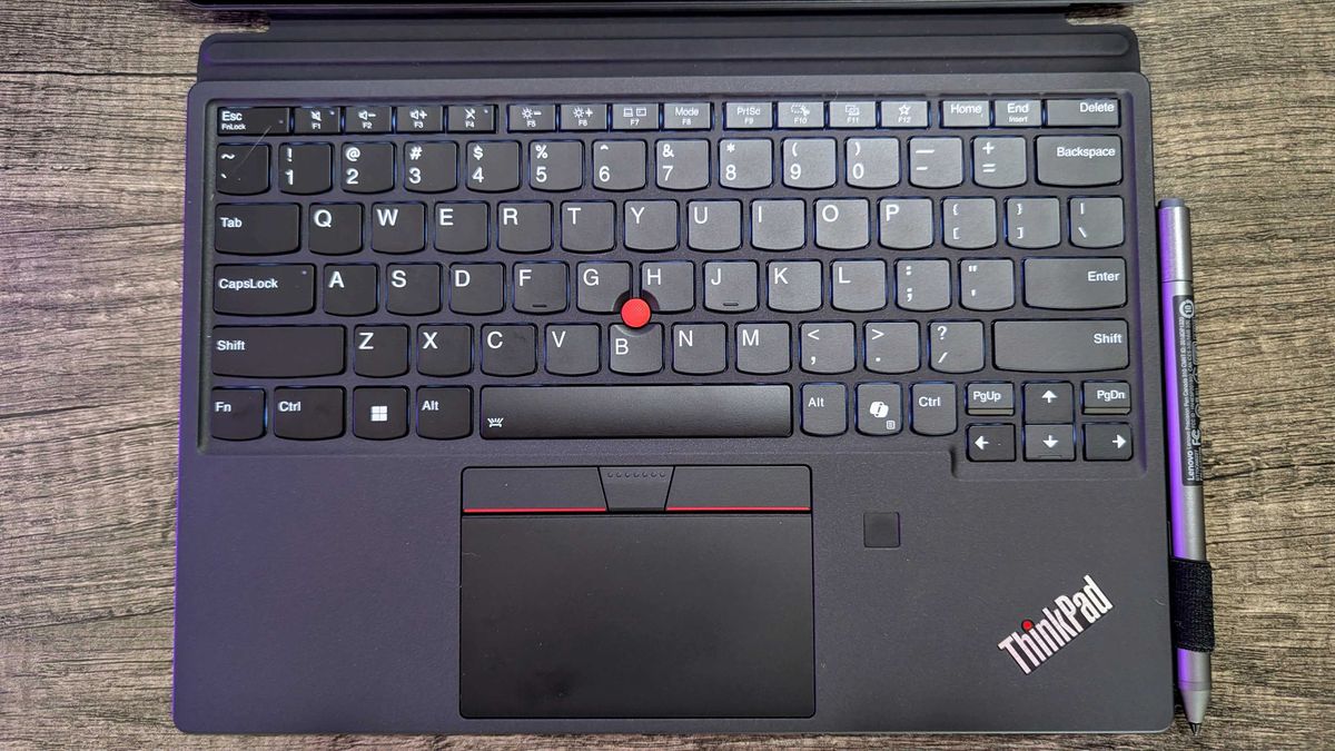 Lenovo ThinkPad X12 Detachable (Gen 2) - Màn hình cảm ứng, thiết kế mỏng nhẹ và hiệu suất ấn tượng 27 Lenovo ThinkPad X12 Detachable 3