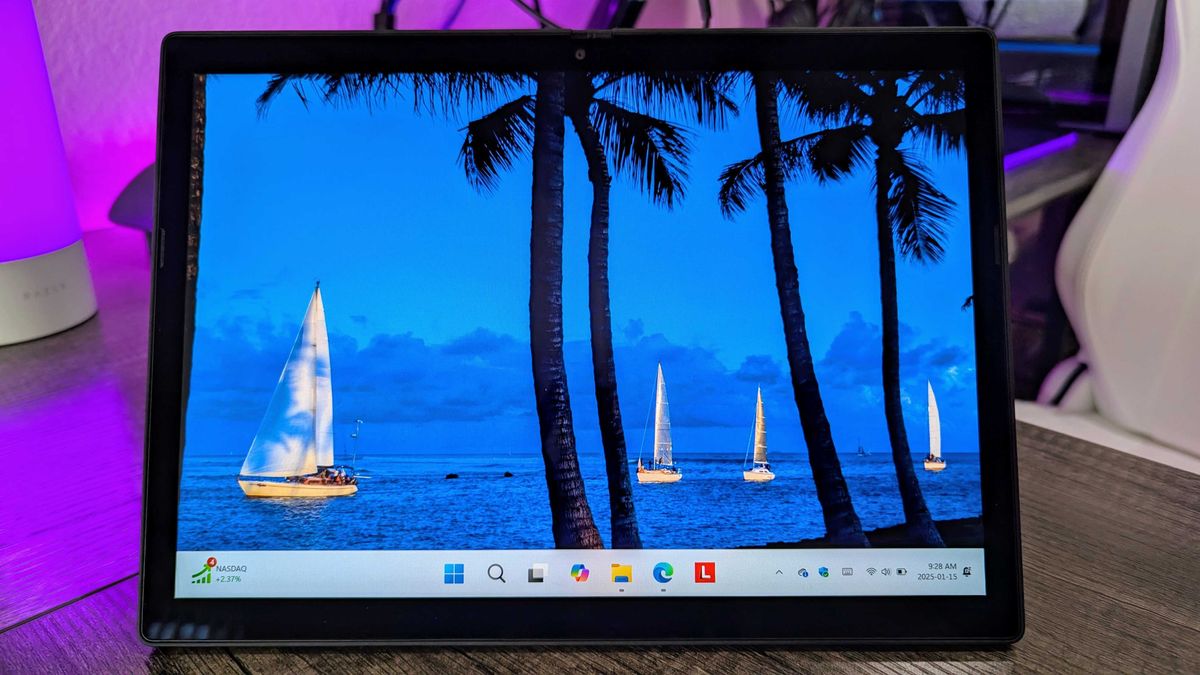 Lenovo ThinkPad X12 Detachable (Gen 2) - Màn hình cảm ứng, thiết kế mỏng nhẹ và hiệu suất ấn tượng 21 Lenovo ThinkPad X12 Detachable 7
