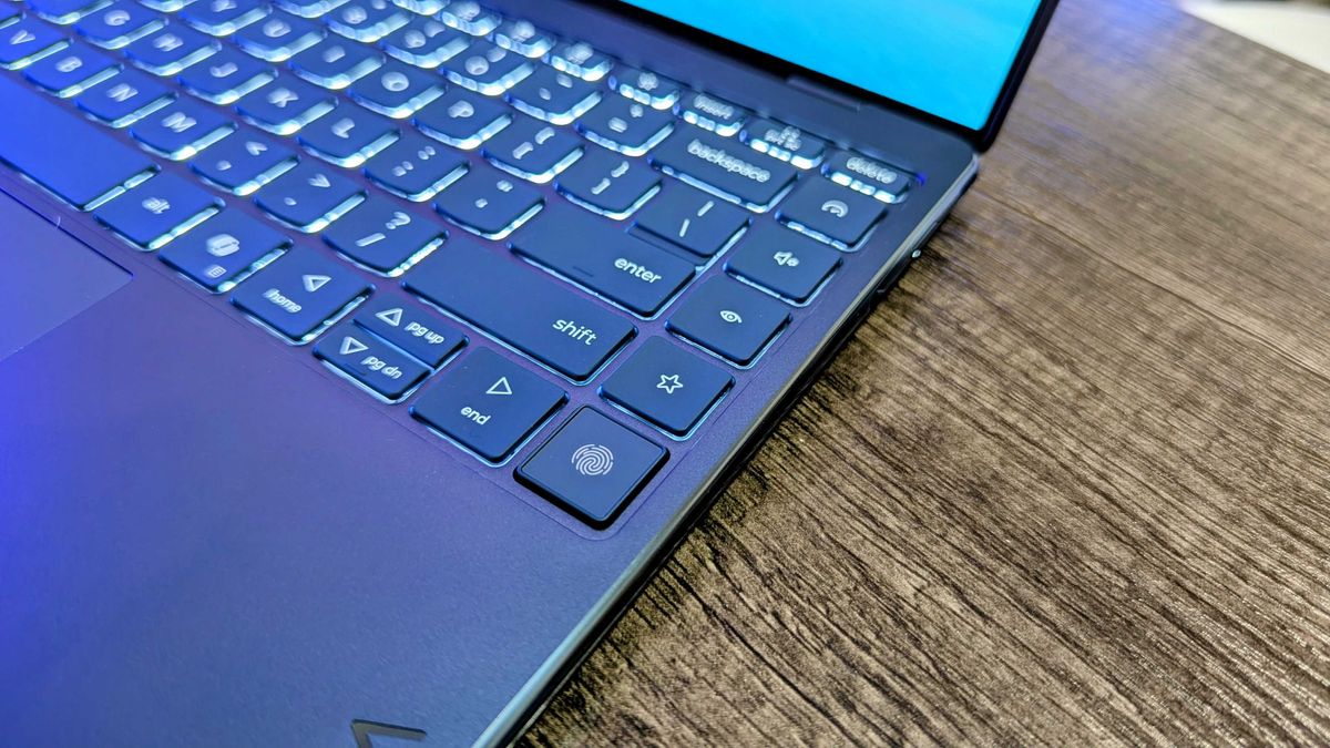 Đánh giá Lenovo Yoga Slim 9i 14 (Gen 10) - Siêu phẩm laptop mỏng nhẹ, đẳng cấp sang trọng! 35 Lenovo Yoga Slim 9i 14 Gen 10 13