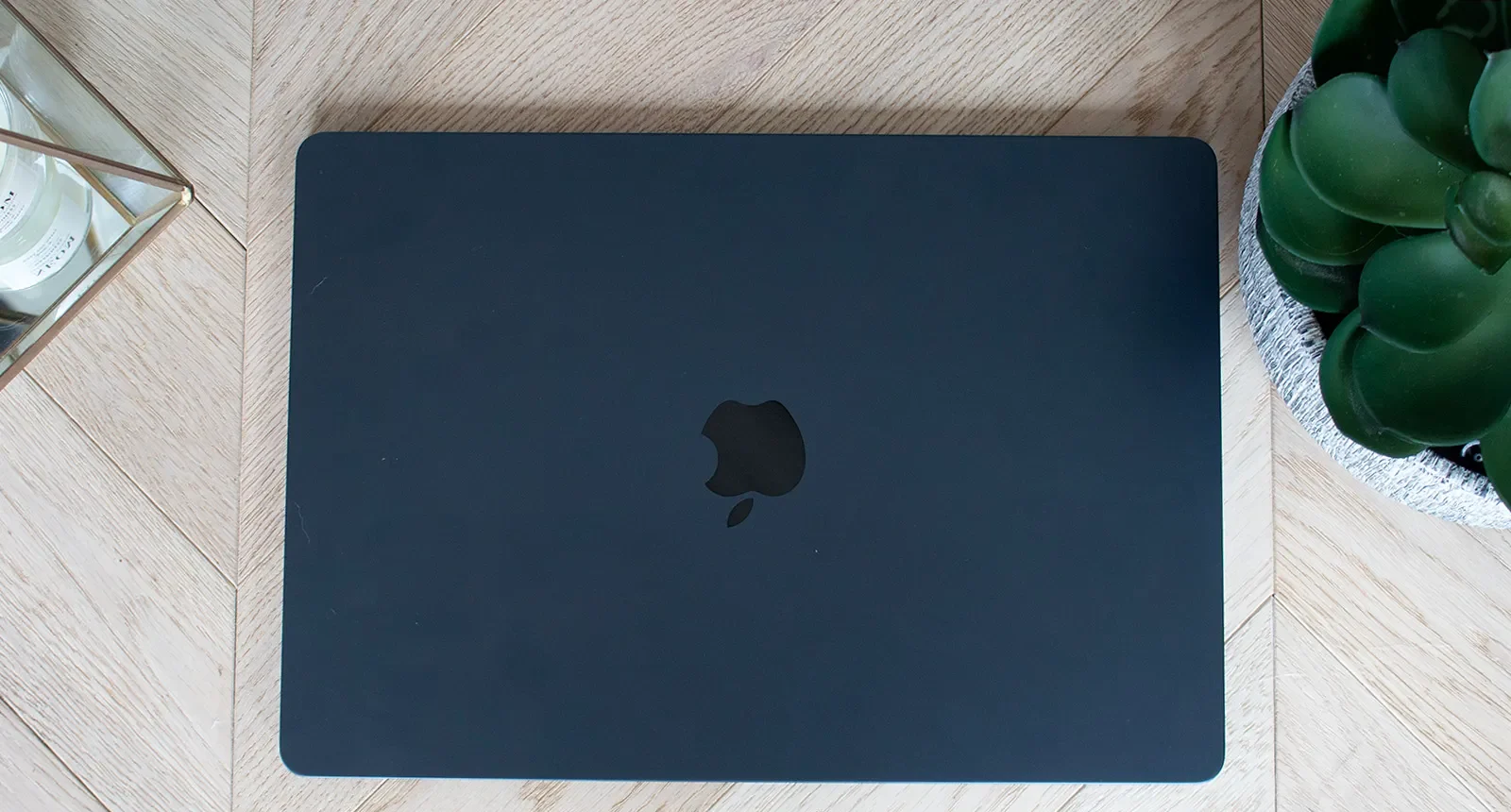 MacBook Air 15 M2 10 e1740980617909
