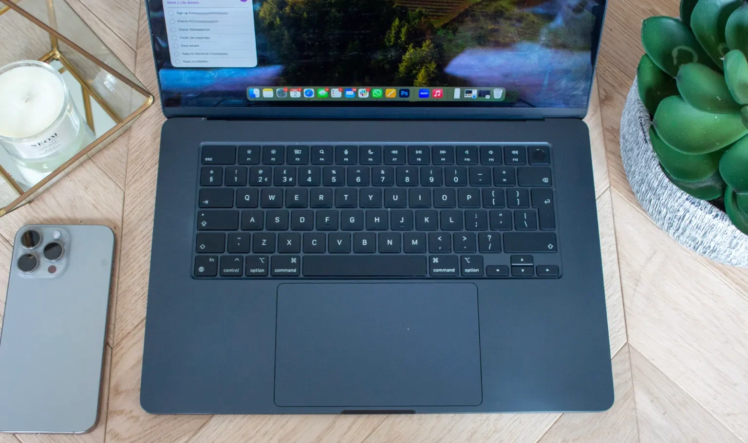 MacBook Air 15 M2 9 e1740980908125