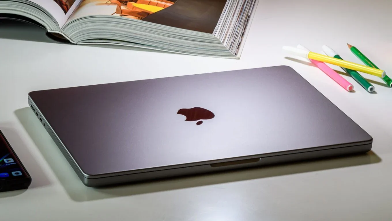 MacBook Pro 14 M2 Max 2023 13 e1741849350591