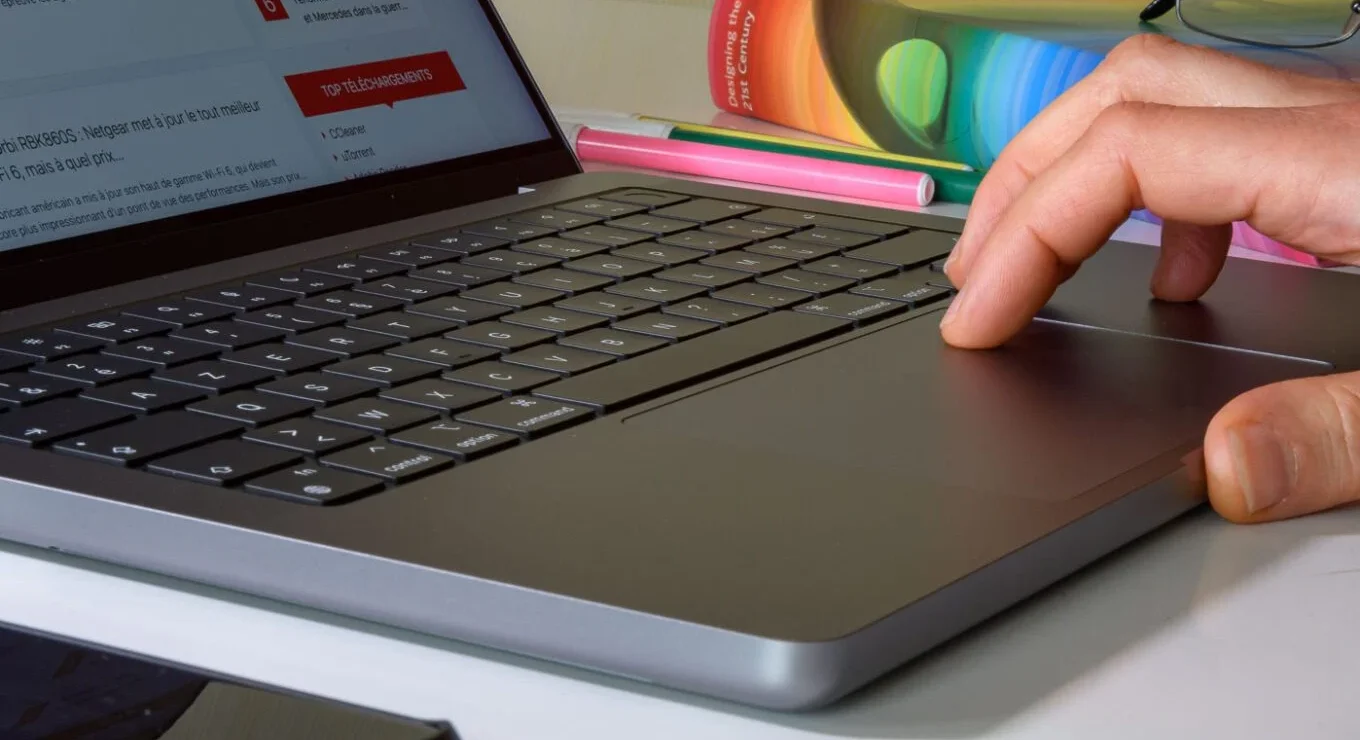 MacBook Pro 14 M2 Max 2023 8 e1741850146957