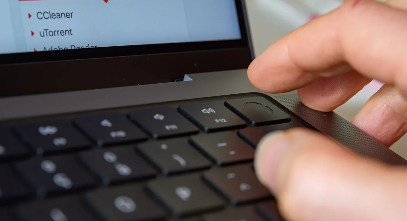 MacBook Pro 14 M2 Max 2023 9 e1741850310363