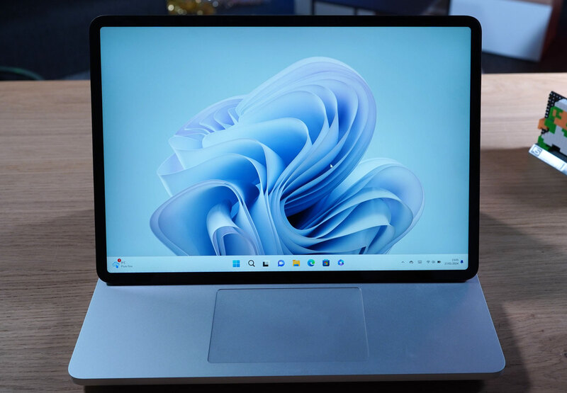 Microsoft Surface Laptop Studio 2 3