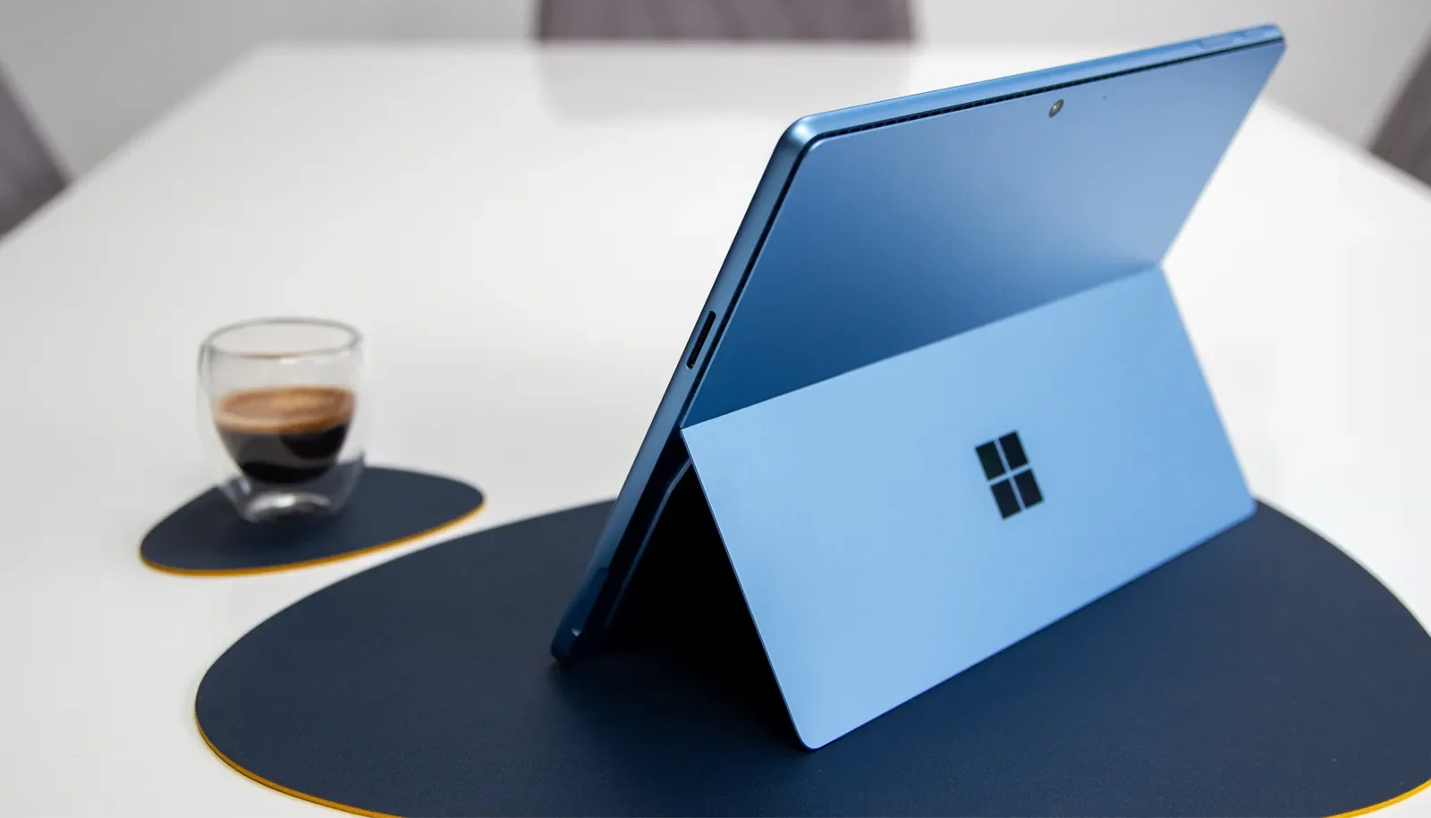 Microsoft Surface Pro 11 - Mạnh mẽ hơn, thông minh hơn, đột phá hơn 13 Microsoft Surface Pro 11 10 e1740989331428