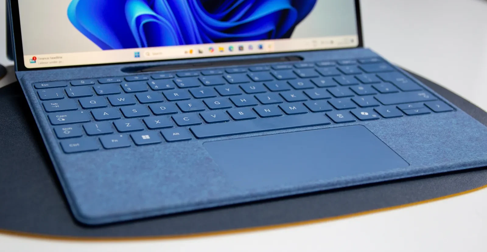 Microsoft Surface Pro 11 - Mạnh mẽ hơn, thông minh hơn, đột phá hơn 16 Microsoft Surface Pro 11 11 e1740989541299