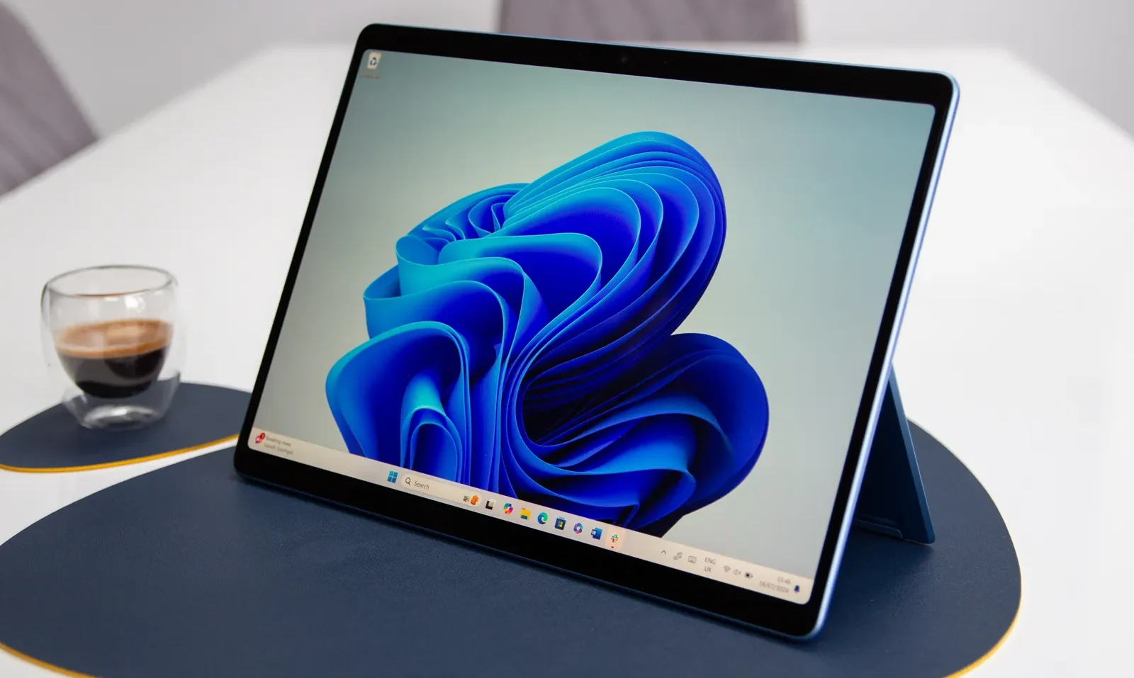 Microsoft Surface Pro 11 - Mạnh mẽ hơn, thông minh hơn, đột phá hơn 21 Microsoft Surface Pro 11 2 e1740992178256