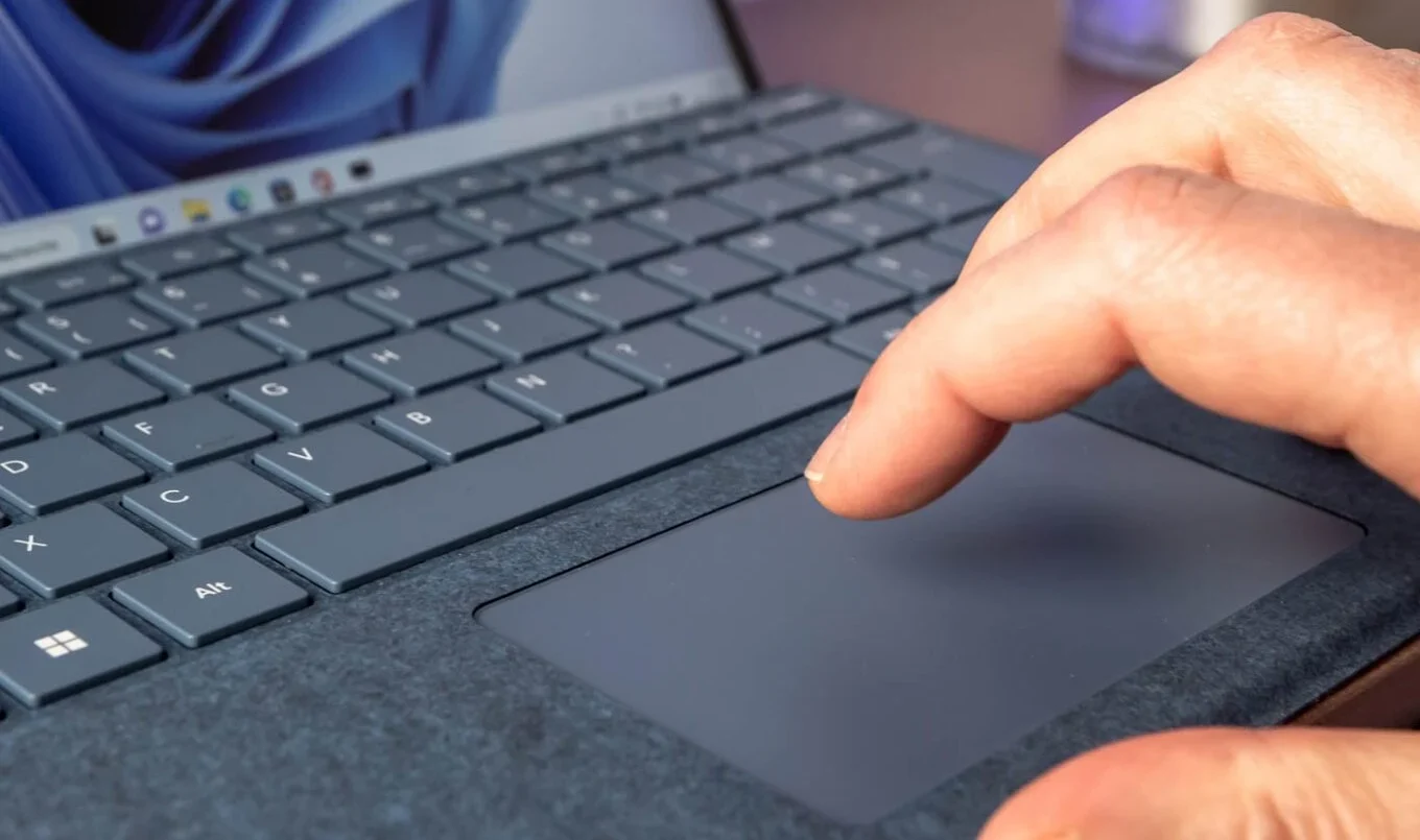 Trải nghiệm Microsoft Surface Pro 9 (Intel): Mỏng nhẹ, mạnh mẽ, đẳng cấp 16 Microsoft Surface Pro 9 10 e1742029401223