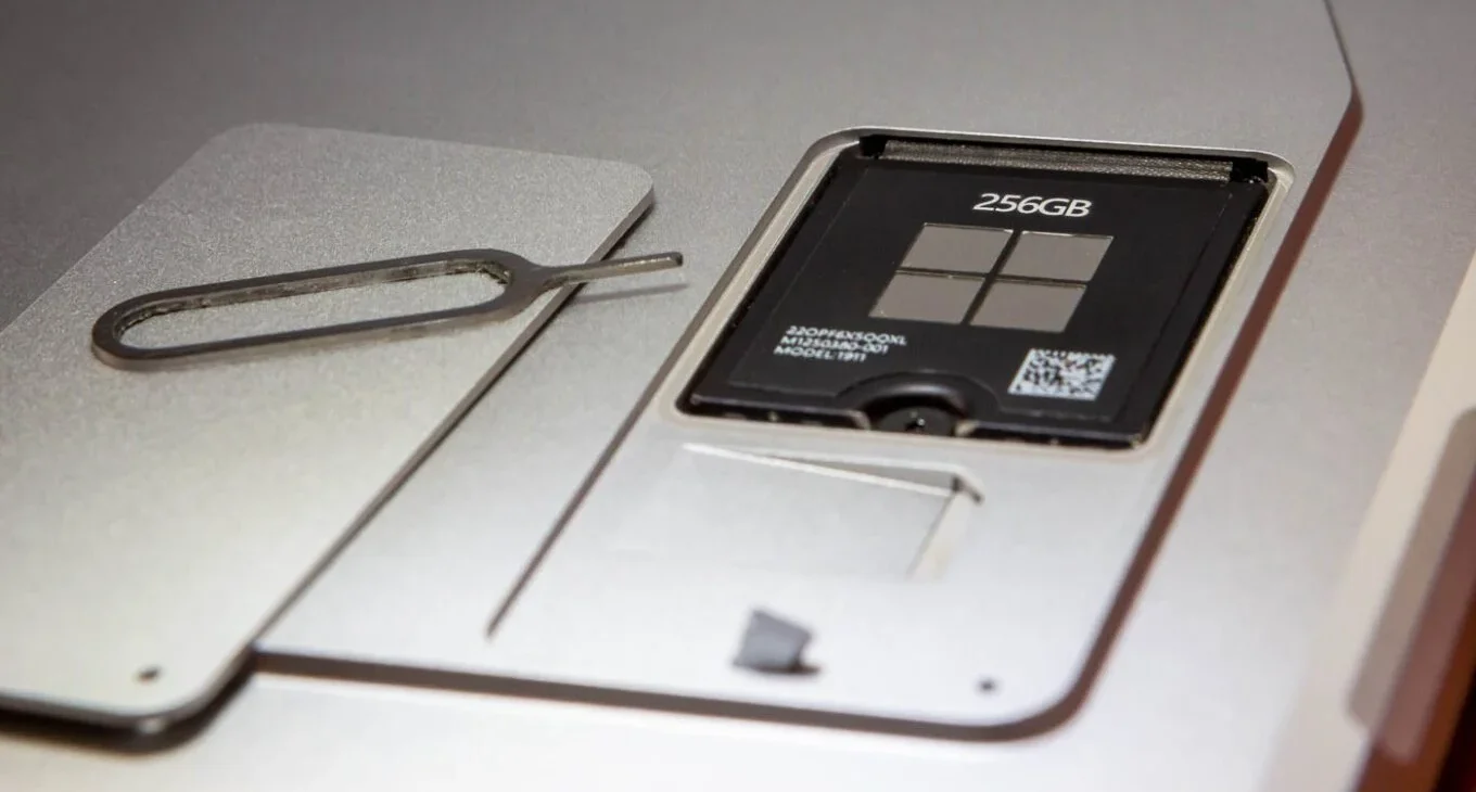 Trải nghiệm Microsoft Surface Pro 9 (5G): Hiệu năng mạnh mẽ, kết nối 5G siêu tốc 11 Microsoft Surface Pro 9 5G 4 e1741942289955