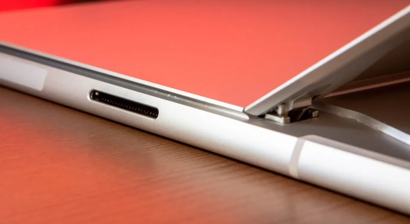 Trải nghiệm Microsoft Surface Pro 9 (5G): Hiệu năng mạnh mẽ, kết nối 5G siêu tốc 12 Microsoft Surface Pro 9 5G 5 e1741942350179