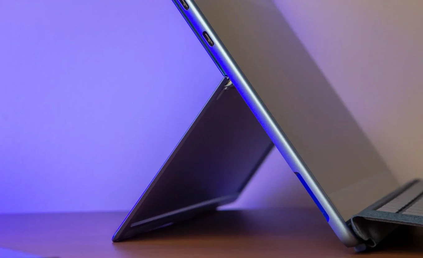 Trải nghiệm Microsoft Surface Pro 9 (Intel): Mỏng nhẹ, mạnh mẽ, đẳng cấp 18 Microsoft Surface Pro 9 7 e1742029467475