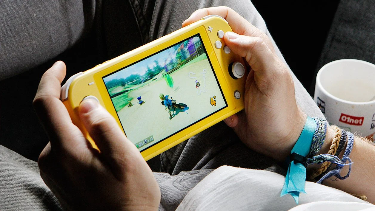Đánh giá Nintendo Switch Lite - Sắc màu mới, trải nghiệm chơi game đỉnh cao! 12 Nintendo Switch Lite 1
