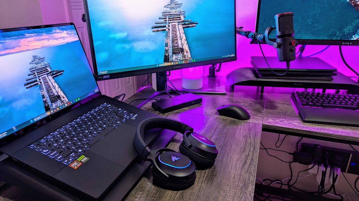 Khám phá Razer USB4 Dock - Giải pháp kết nối tiên tiến cho người dùng công nghệ 12 Razer USB4 Dock 3