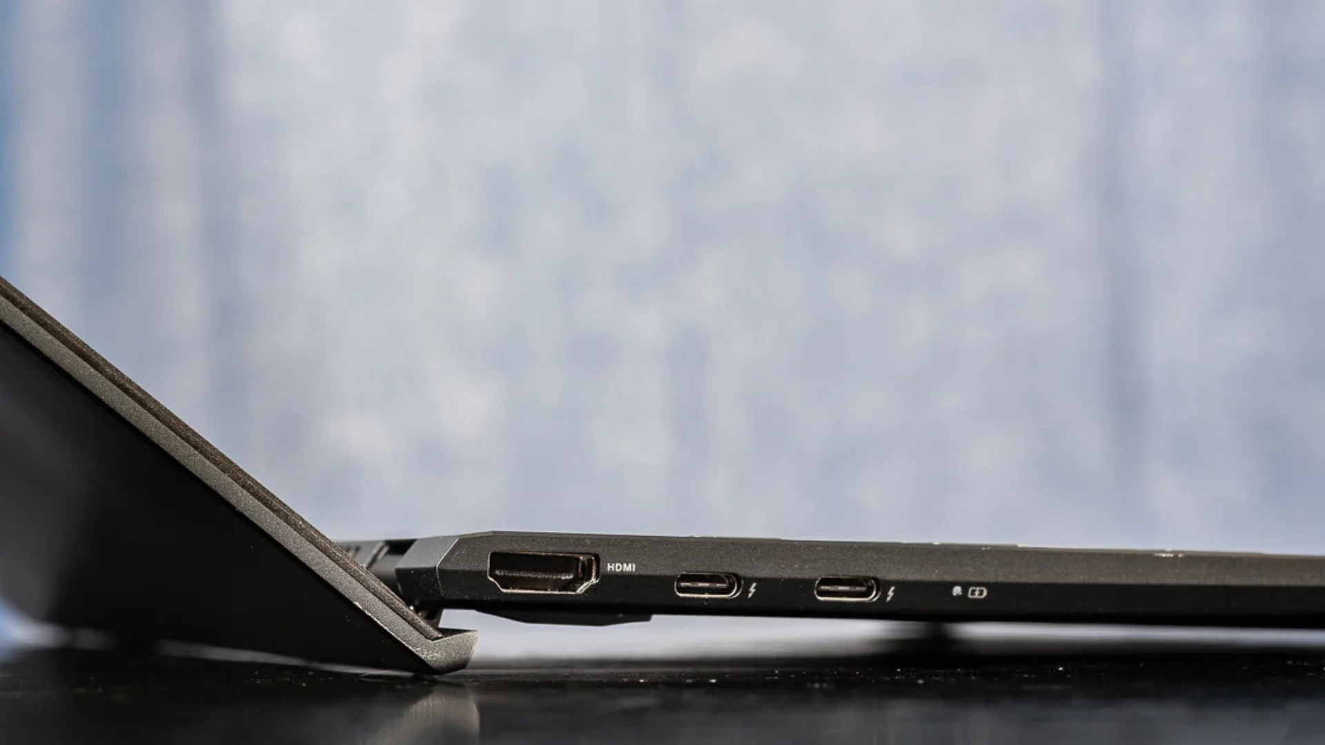 Thunderbolt 4 la gi va tai sao may tinh cua ban nen co no 3