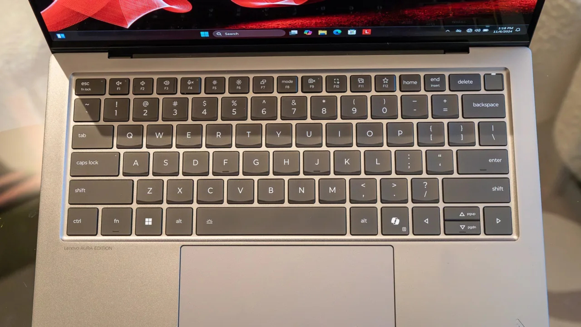 Trên tay: Lenovo ThinkPad X9 Aura Edition – Cuộc đối đầu mạnh mẽ với MacBook Air 14 Tren tay Lenovo ThinkPad X9 Aura Edition – Cuoc doi dau manh me voi MacBook Air 5