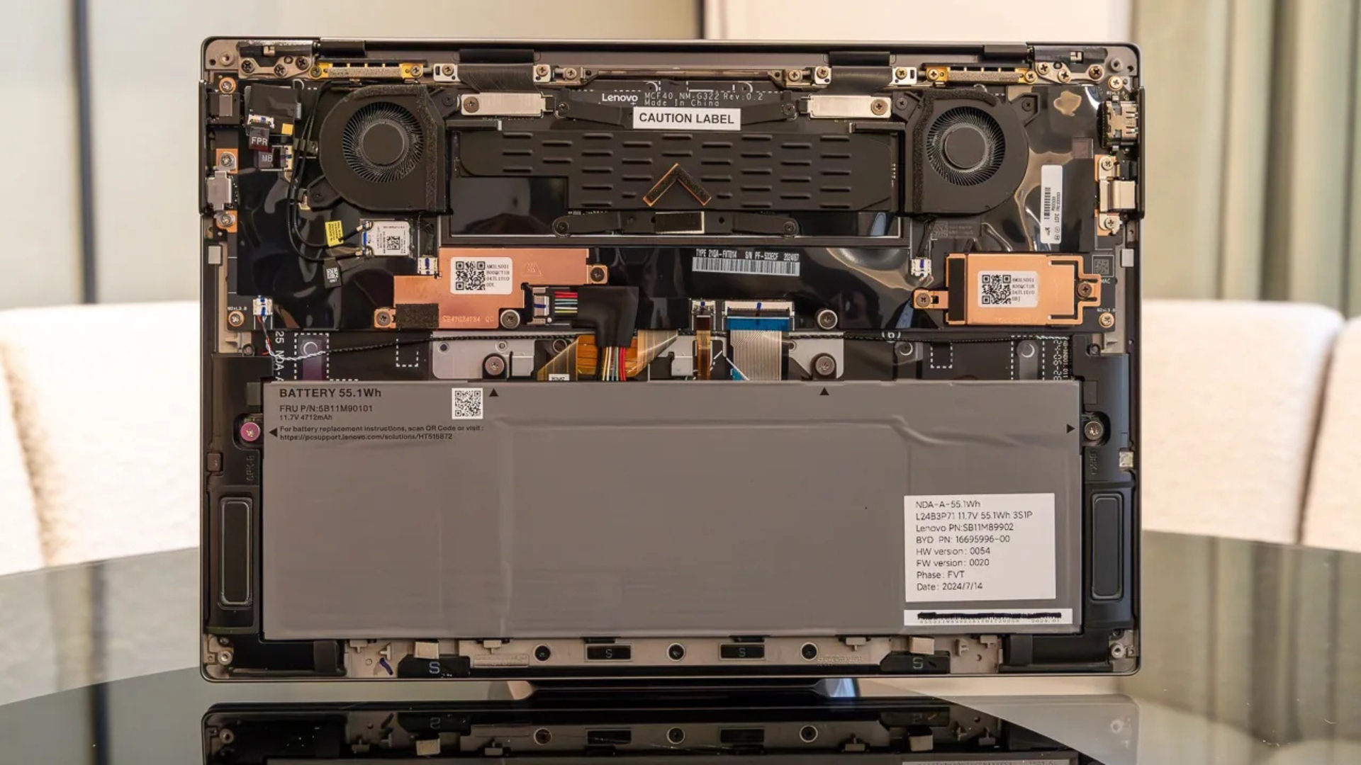 Trên tay: Lenovo ThinkPad X9 Aura Edition – Cuộc đối đầu mạnh mẽ với MacBook Air 17 Tren tay Lenovo ThinkPad X9 Aura Edition – Cuoc doi dau manh me voi MacBook Air 7