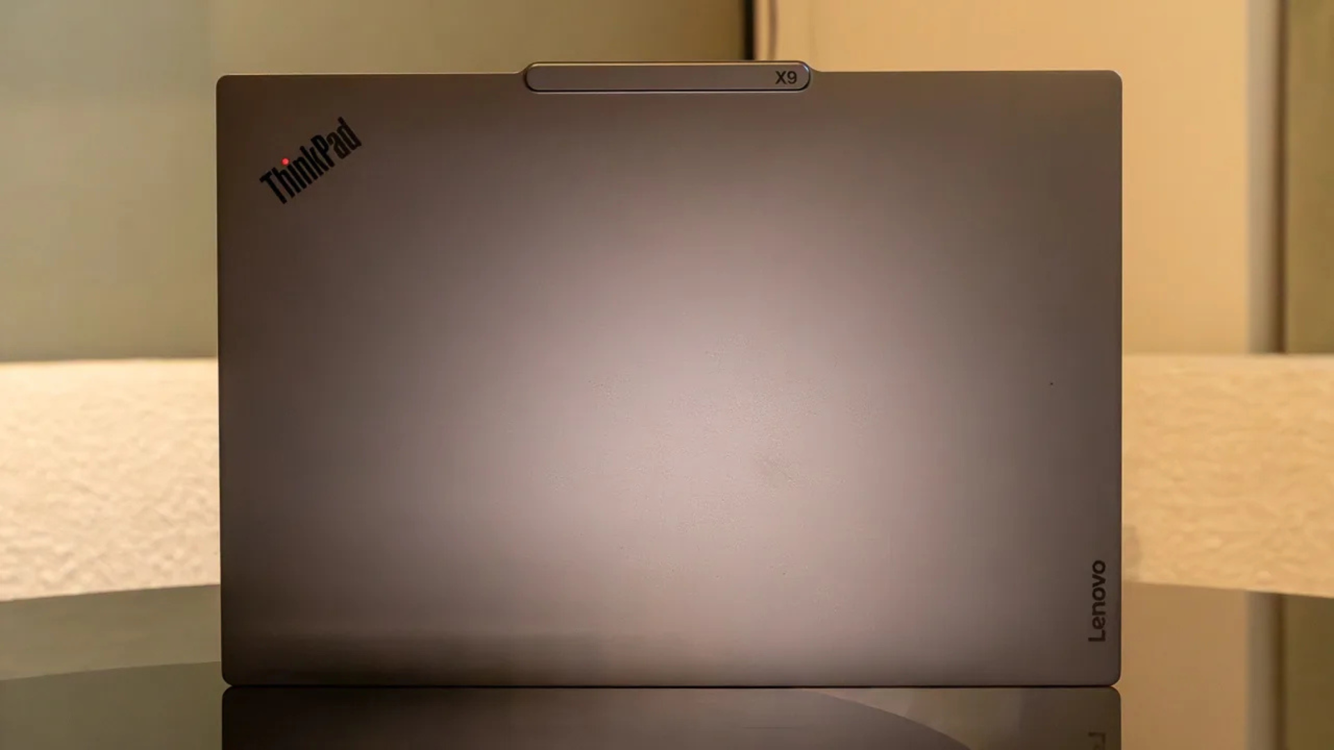 Trên tay: Lenovo ThinkPad X9 Aura Edition – Cuộc đối đầu mạnh mẽ với MacBook Air 19 Tren tay Lenovo ThinkPad X9 Aura Edition – Cuoc doi dau manh me voi MacBook Air 8