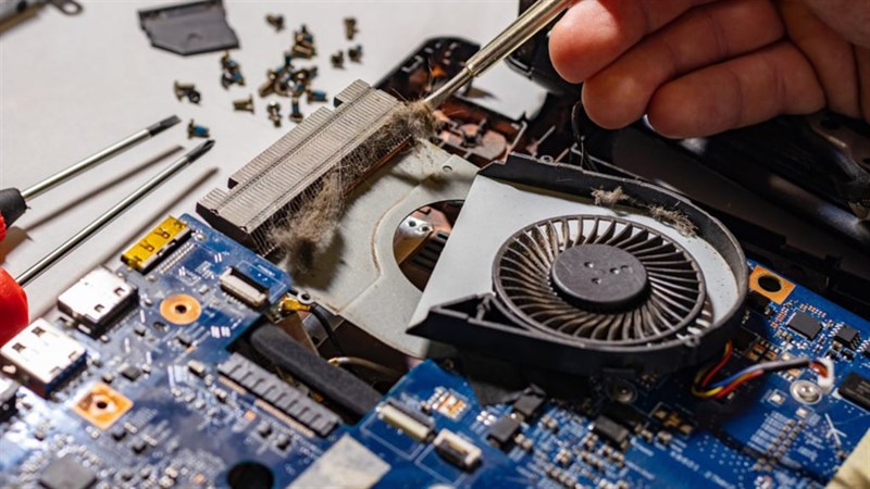 Ve sinh quat tan nhiet dinh ky