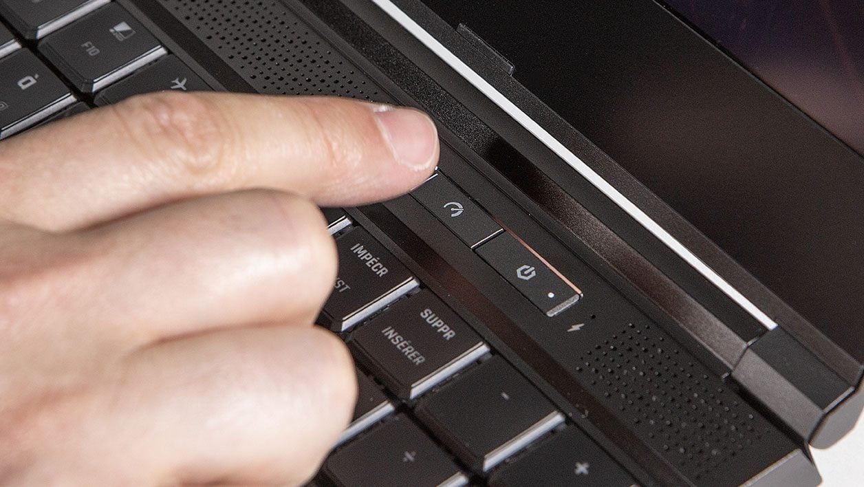 Đánh giá XMG NEO 15 - Sự lựa chọn hoàn hảo cho Streamer và Content Creator 28 XMG NEO 15 2