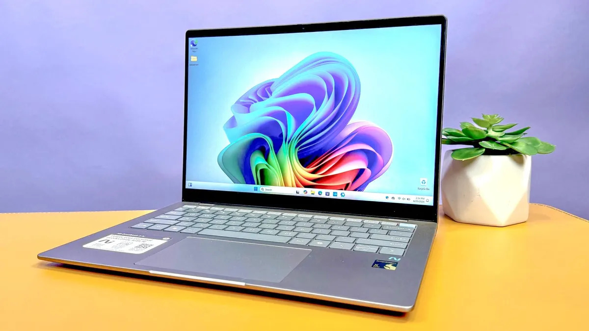 Những chiếc laptop có thời lượng pin tốt nhất năm 2025 20 06