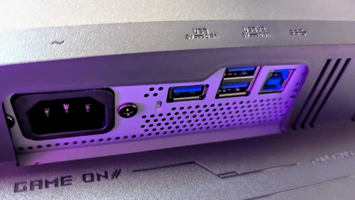 ASUS ROG Strix OLED 27 XG27UCDMG 9