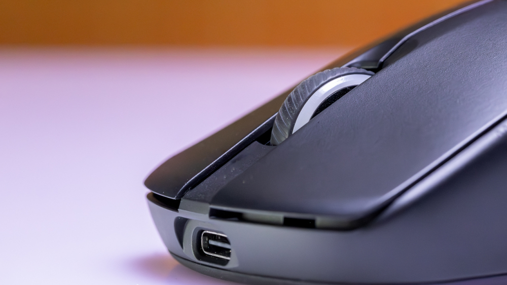 Asus ROG Harpe Ace Mini 4