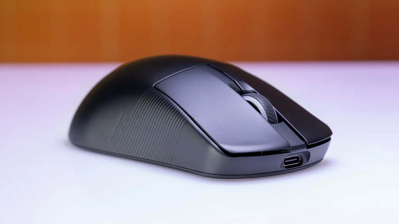 Asus ROG Harpe Ace Mini 8
