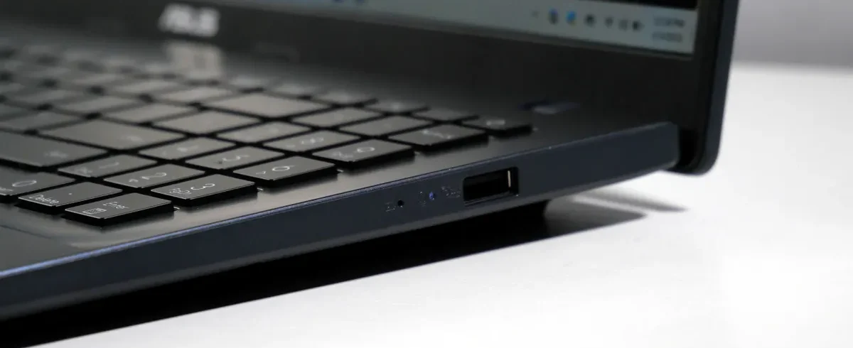 Đánh giá Asus Vivobook 16 (2025) - Màn hình 16 inch sắc nét, nâng tầm trải nghiệm cho công việc và giải trí 23 Asus Vivobook 16 2025 6 e1745910279439