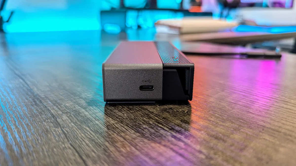 Đánh giá BenQ USB4 Gaming Handheld Dock - "7 trong 1" siêu tiện lợi, trợ thủ đắc lực cho game thủ và dân văn phòng 13 BenQ USB4 Dock 1