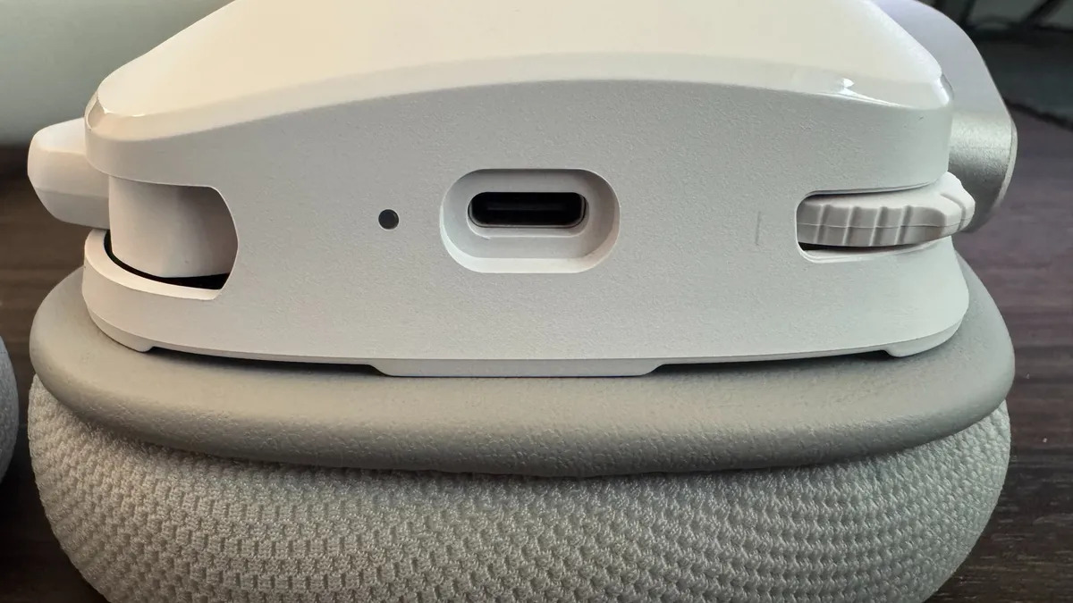 Corsair VOID Wireless V2 3