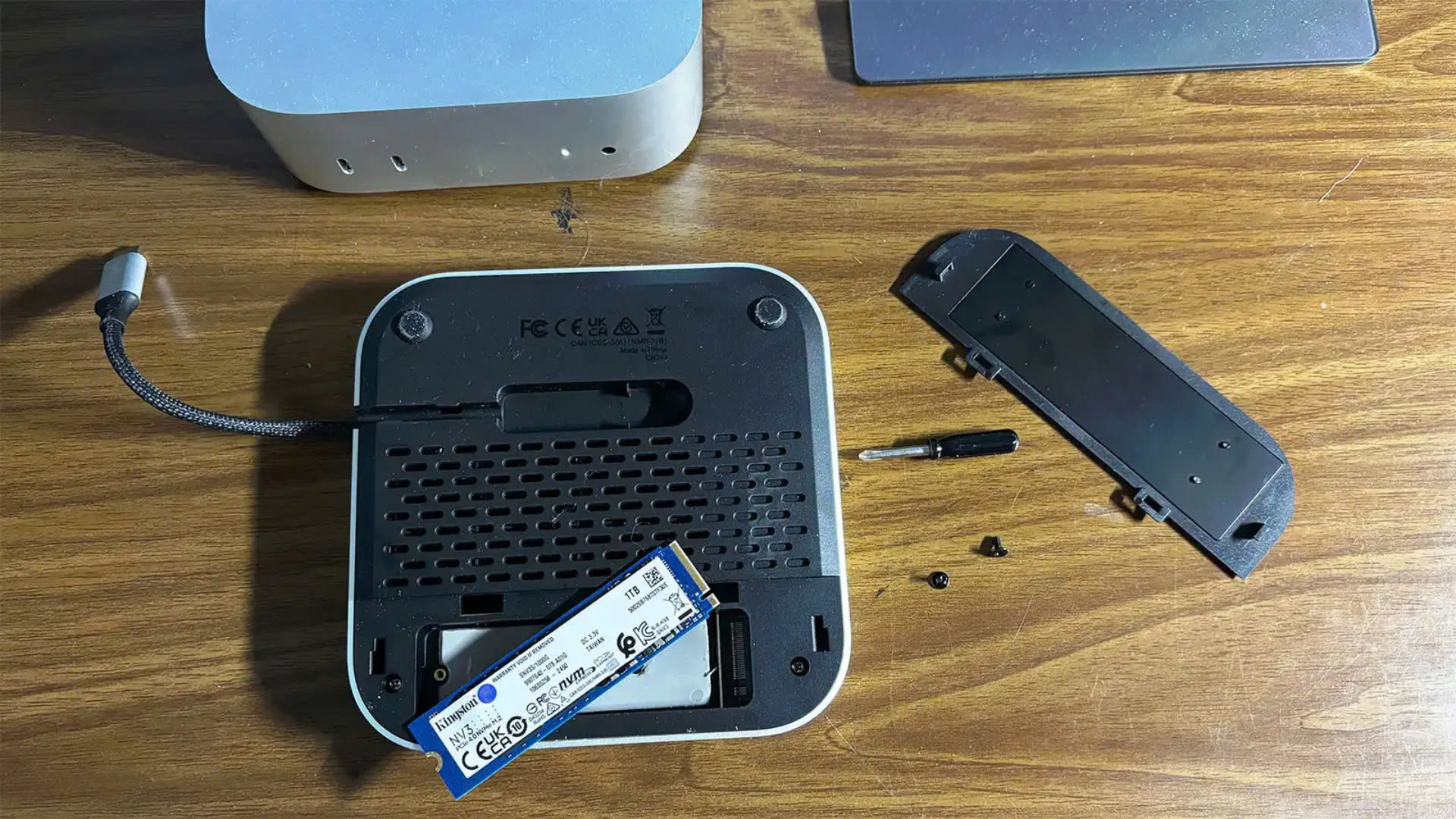 Danh gia chi tiet Satechi Mac Mini M4 Stand Hub voi SSD Enclosure Giai phap toi uu cong ket noi va bo nho 1