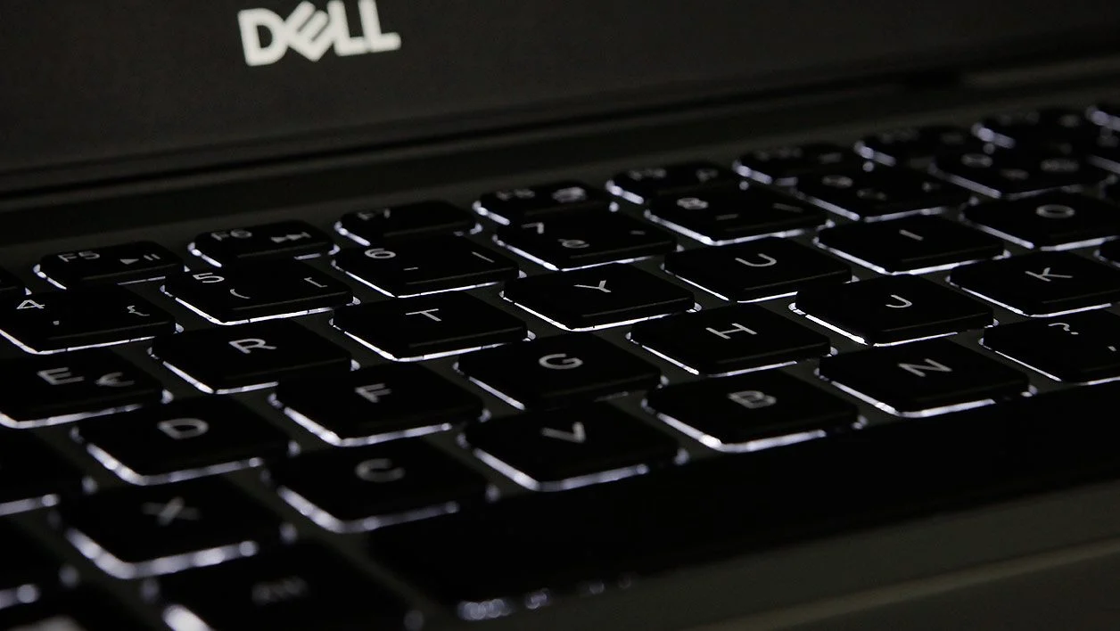 Dell Inspiron 13 series 7000 4