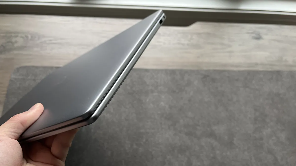 Đánh giá Dell Inspiron 14 Plus 7441 - Hiệu năng đỉnh cao, thiết kế tinh tế, pin vô địch 13 Dell Inspiron 14 Plus 7441 3