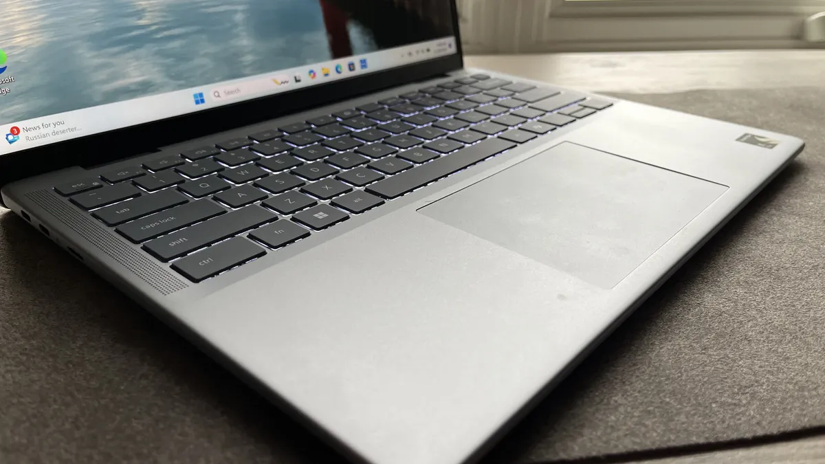 Đánh giá Dell Inspiron 14 Plus 7441 - Hiệu năng đỉnh cao, thiết kế tinh tế, pin vô địch 12 Dell Inspiron 14 Plus 7441 4