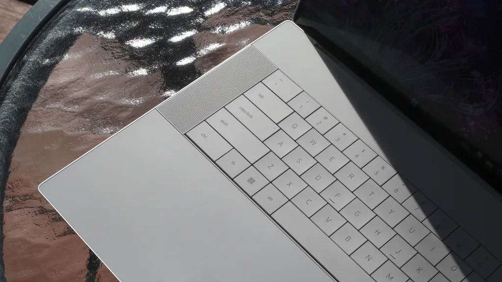 Đánh giá Dell XPS 16 9640 (2024) - Đỉnh cao công nghệ trong vẻ đẹp tinh tế, sự hoàn hảo dành cho dân sáng tạo 17 Dell XPS 16 9640 3